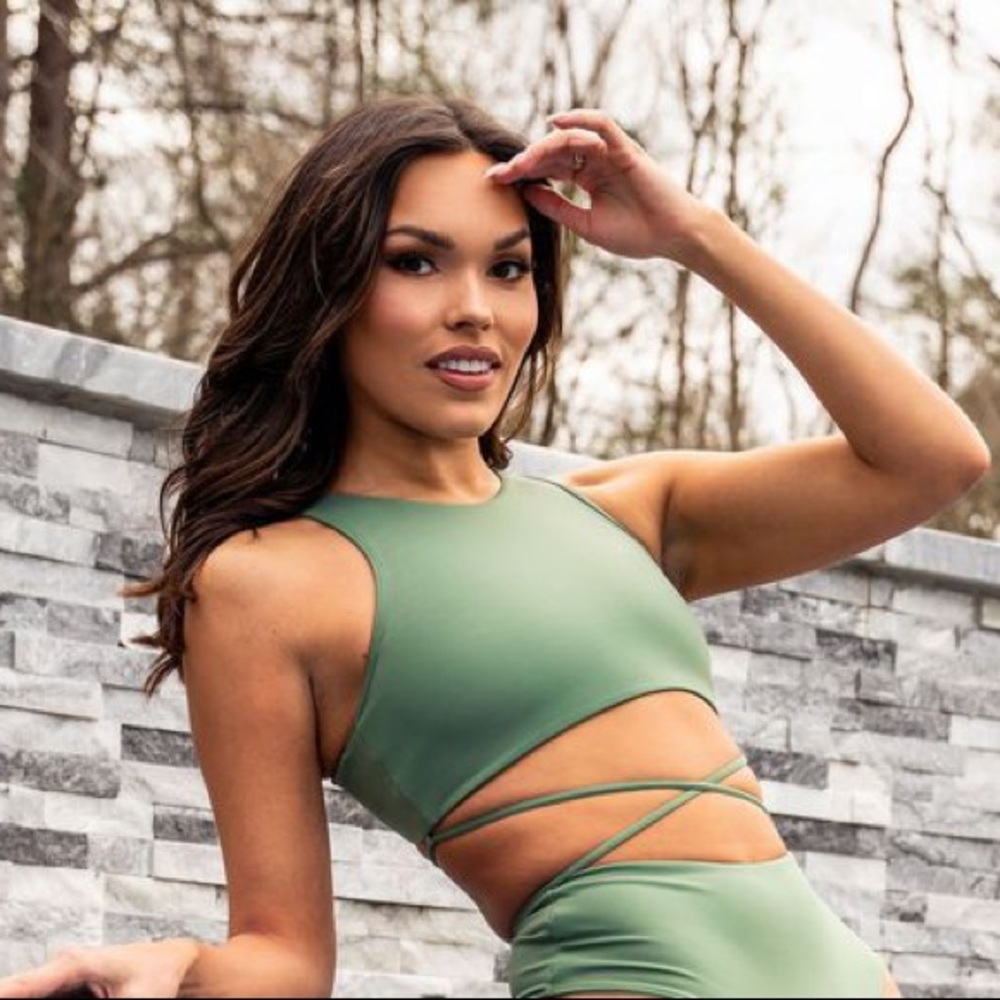 Buffbunny surf side bikini top